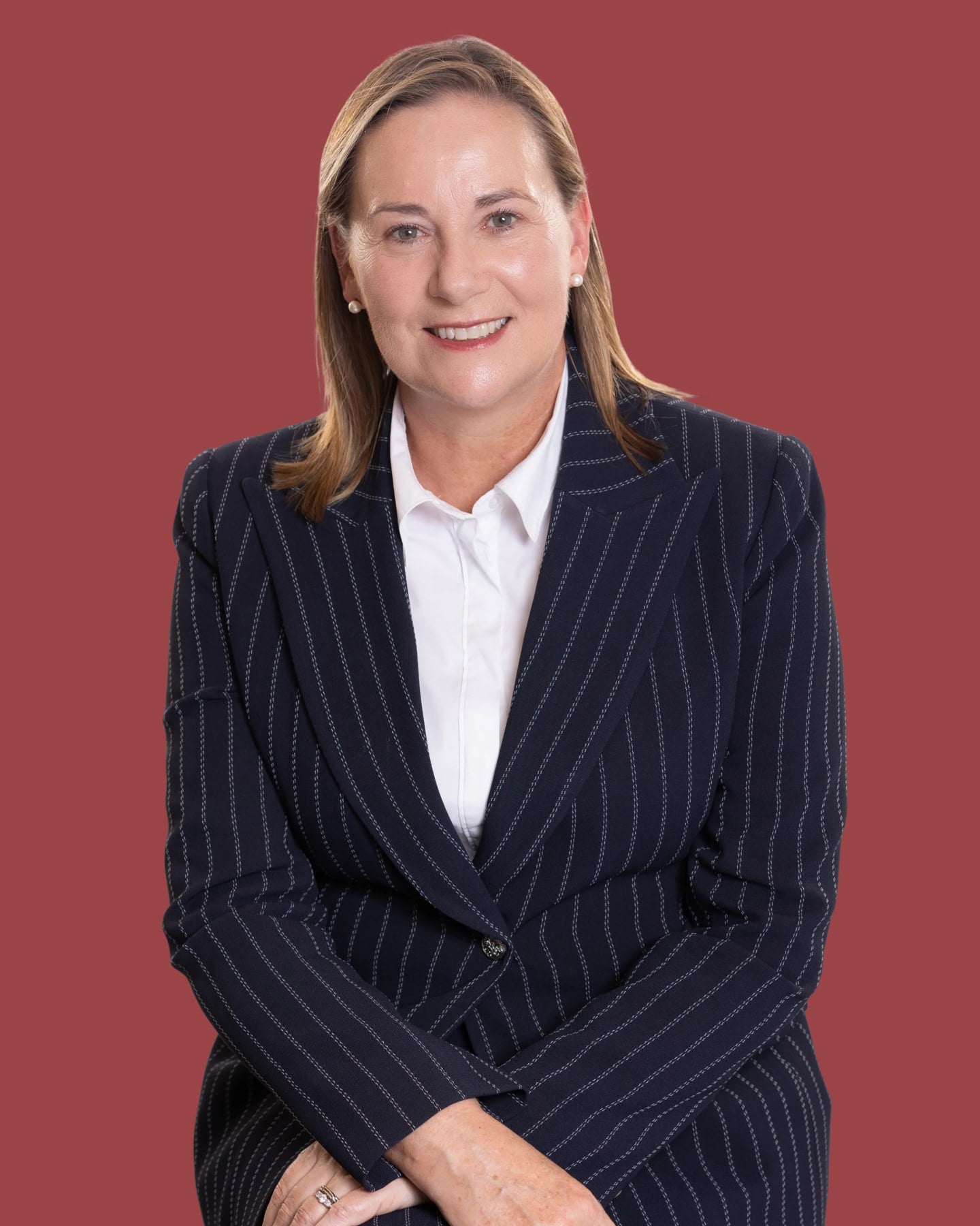 Headshot_Louise Eyres-1782362795865.jpg