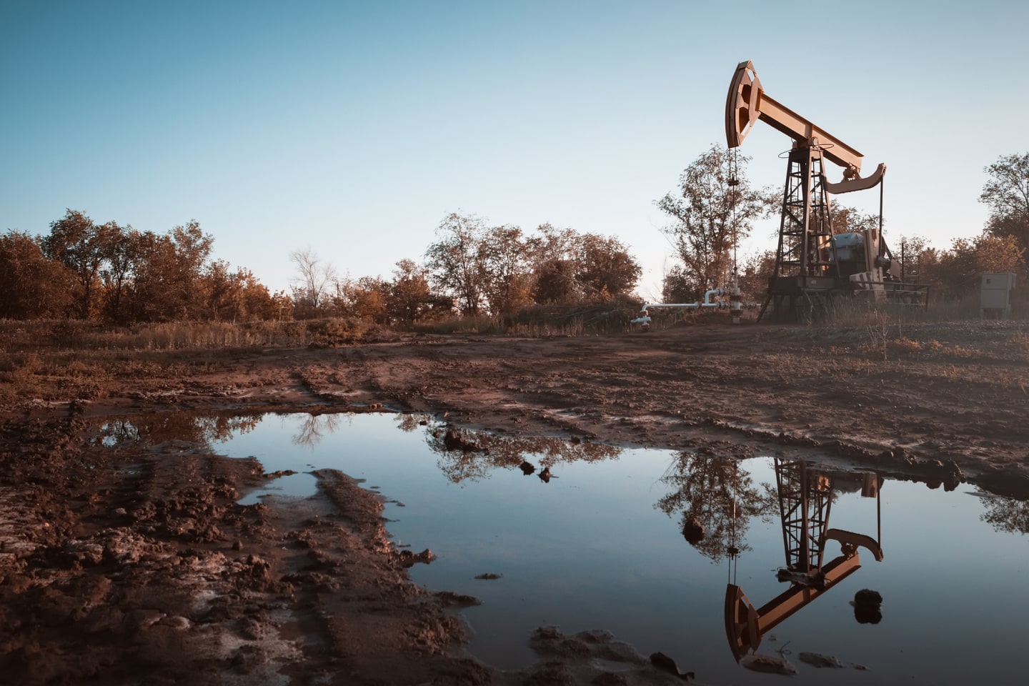 Oil drilling operation in rural land